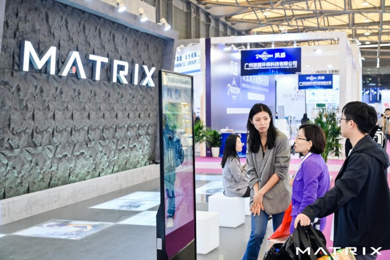 明博体育app官网下载入口2024上海国际酒店展闭幕：Matrix商用健身器械再(图3)